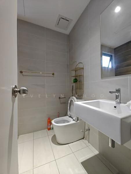 Kediaman Servis untuk Dijual di UNIO Residence - Evelyn Khoo - Bathroom - PropertyGuru.com.my