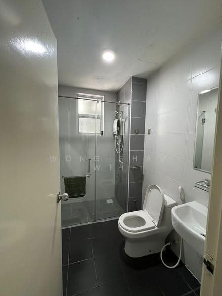 Pangsapuri untuk Disewa di Aliff Avenue (Dwi Alif) - Wong Shau Wei - Bathroom - PropertyGuru.com.my