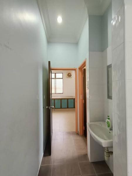 2-storey Terraced House for Rent in Skudai (Johor) - Lisa Yeo - Corridor - PropertyGuru.com.my
