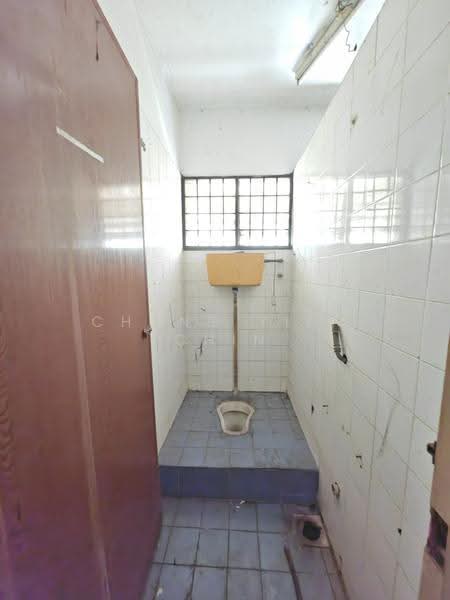 Factory for Rent in U5, Bandar Pinggiran Subang (Shah Alam) - Chong Yien Chin - Bathroom - PropertyGuru.com.my