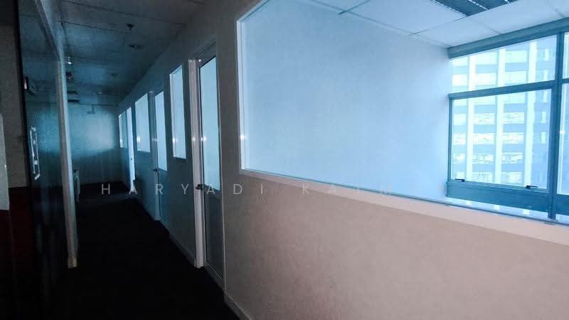 Office for Rent in Petaling Jaya (Selangor) - Haryadi Katmon - Corridor - PropertyGuru.com.my