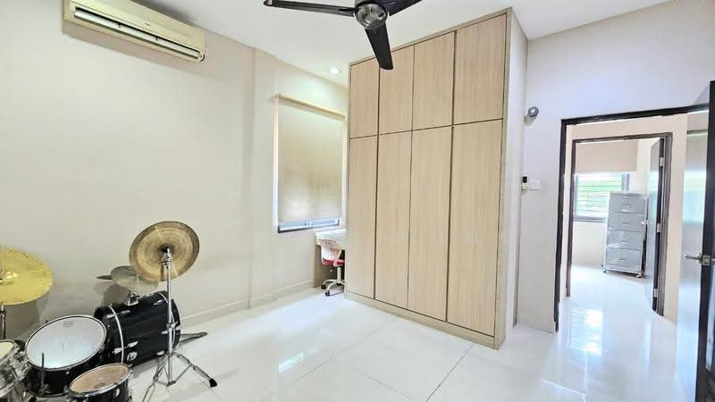 Commercial Bungalow for Rent in Johor Bahru (Johor) - Ye Xun Wong - Bedroom - PropertyGuru.com.my