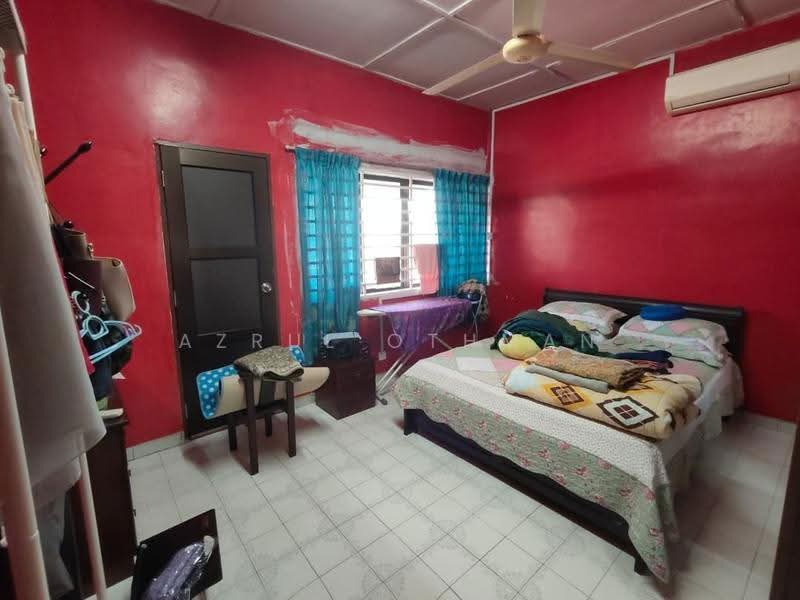 2-storey Terraced House for Sale in Lukut (Negeri Sembilan) - Azrul Othman - Bedroom - PropertyGuru.com.my