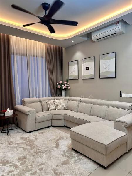 Kediaman Servis untuk Dijual di Residensi Ava @ Kiara Bay - Cindy Ho - Living Room - PropertyGuru.com.my