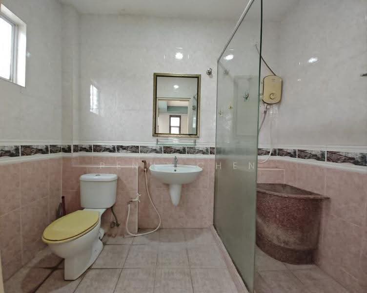 Rumah Teres 2-Tingkat untuk Dijual di Taman Kledang Permai (Menglembu) - PENNY CHEN - Bathroom - PropertyGuru.com.my