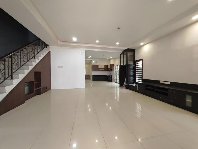 Rumah Teres 2-Tingkat untuk Dijual di Taman Kledang Permai (Menglembu) - PENNY CHEN - Living Room - PropertyGuru.com.my