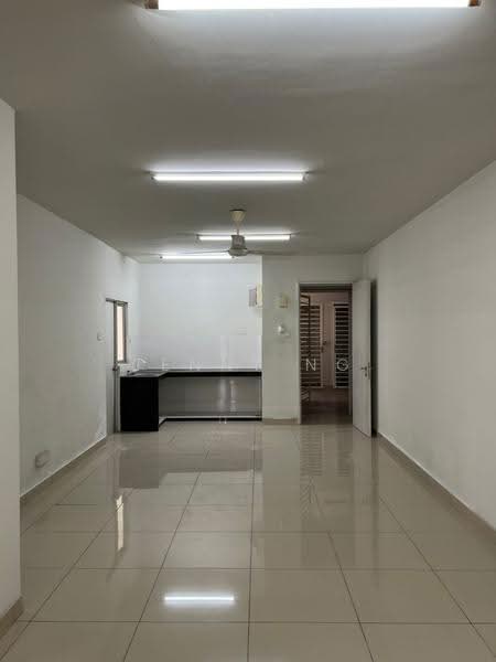Kediaman Servis untuk Dijual di Maxim Citylights - Jenny Ng - Kitchen - PropertyGuru.com.my