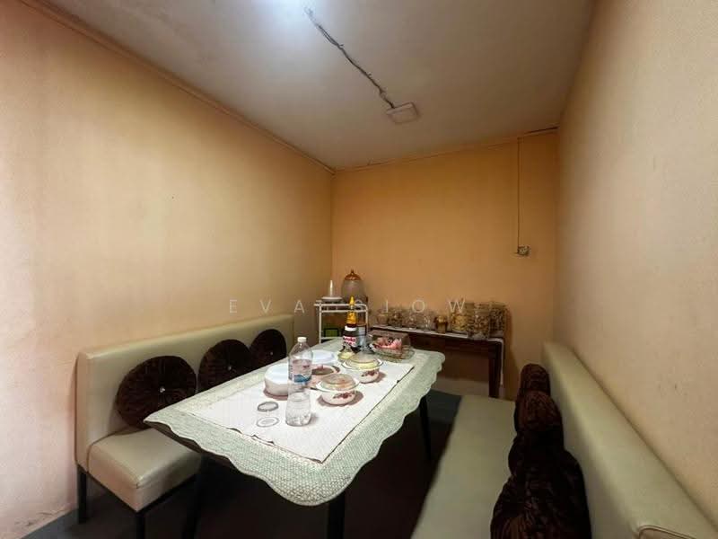 1-storey Terraced House for Sale in Taman Ungku Tun Aminah (Skudai) - Eva Siow - Dining Room - PropertyGuru.com.my