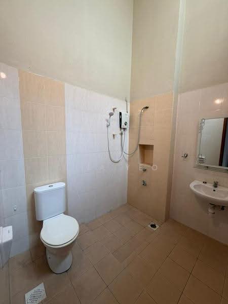 2-storey Terraced House for Rent in Skudai (Johor) - Lisa Yeo - Bathroom - PropertyGuru.com.my