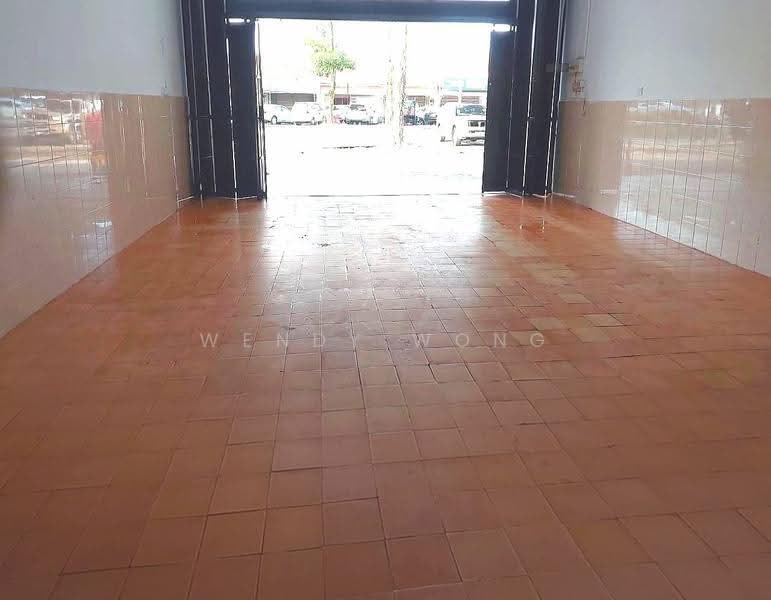Shop / Office untuk Disewa di Taman Daya (Johor Bahru) - Wendy Wong - Entrance - PropertyGuru.com.my