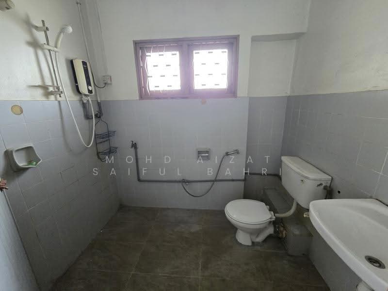 Rumah Teres 2-Tingkat untuk Dijual di Bangsar Baru (Bangsar) - Mohd Aizat Saiful Bahri - Bathroom - PropertyGuru.com.my