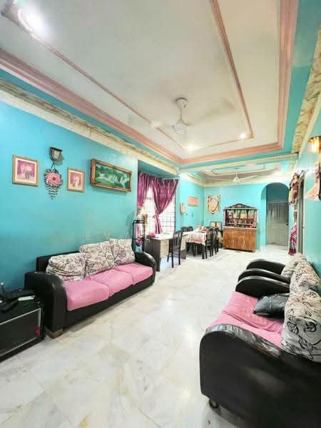 Rumah Teres 1-Tingkat untuk Dijual di Taman Ungku Tun Aminah (Skudai) - Eva Siow - Living Room - PropertyGuru.com.my