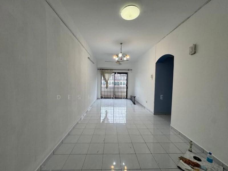 Pangsapuri untuk Dijual di Sri Kenari Apartment - Desmond Lee - Living Room - PropertyGuru.com.my