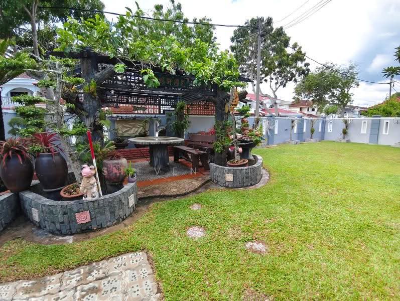 Rumah Teres 2-Tingkat untuk Dijual di Taman Semabok Jaya (Semabok) - Steven Chai - Garden - PropertyGuru.com.my