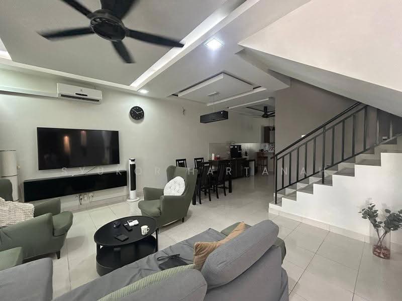 2-storey Terraced House for Sale in Puncak Alam (Selangor) - Syukor Hartanah - Living Room - PropertyGuru.com.my