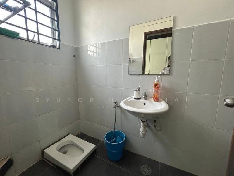 2-storey Terraced House for Sale in Puncak Alam (Selangor) - Syukor Hartanah - Bathroom - PropertyGuru.com.my
