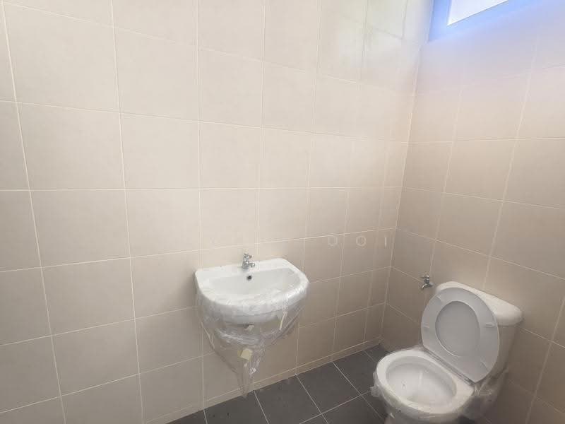 Semi-Detached House for Sale in Ampang (Selangor) - Dlynie Ooi - Bathroom - PropertyGuru.com.my