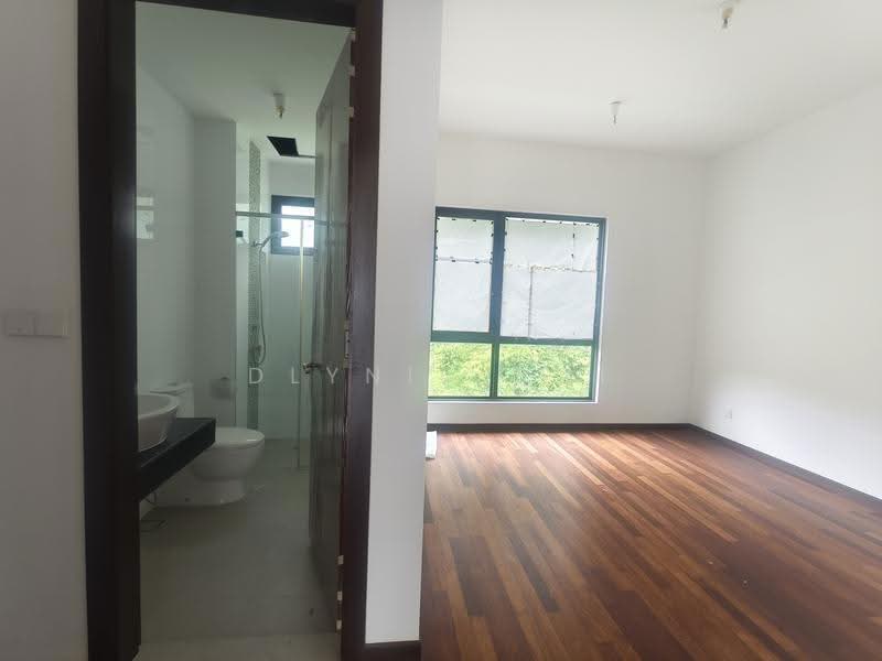Semi-Detached House for Sale in Ampang (Selangor) - Dlynie Ooi - Bathroom - PropertyGuru.com.my