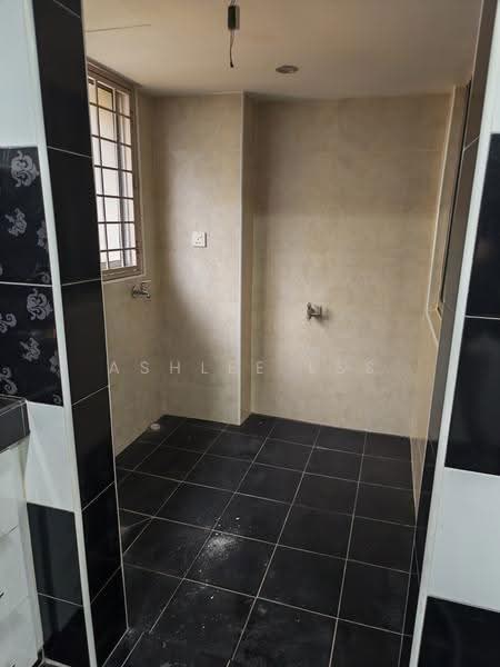 Pangsapuri untuk Dijual di Vantage Point (Menang Ria) - Ashlee LSS - Bathroom - PropertyGuru.com.my