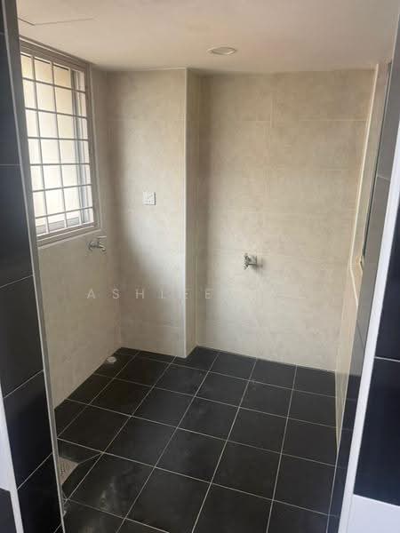Pangsapuri untuk Dijual di Vantage Point (Menang Ria) - Ashlee LSS - Bathroom - PropertyGuru.com.my
