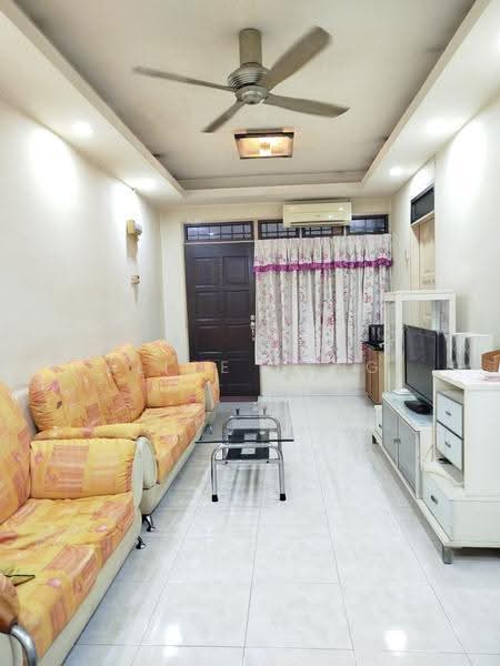 Pangsapuri untuk Disewa di Mentari Court - Alice Tang - Living Room - PropertyGuru.com.my