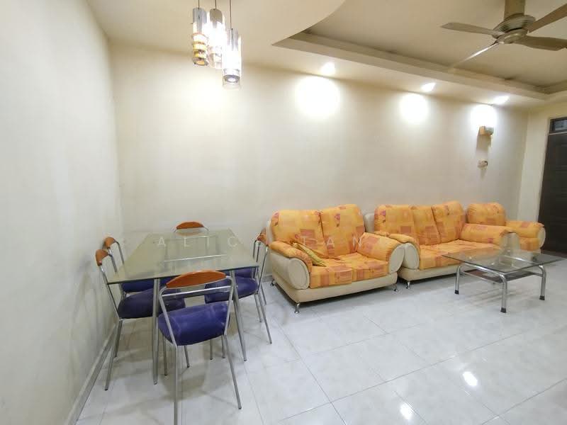 Pangsapuri untuk Disewa di Mentari Court - Alice Tang - Dining - PropertyGuru.com.my