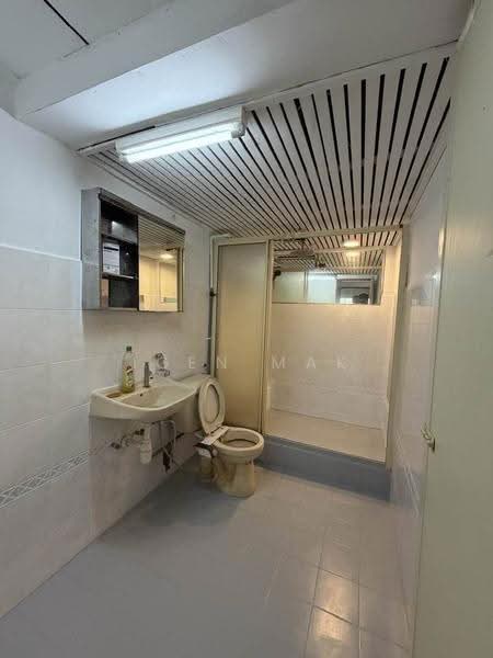 Pangsapuri untuk Dijual di Supreme Apartment - Igen Mak - Bathroom - PropertyGuru.com.my