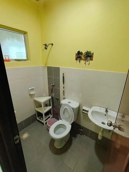 2-storey Terraced House for Sale in Hill Park (Semenyih) - KS Lee - Bathroom - PropertyGuru.com.my