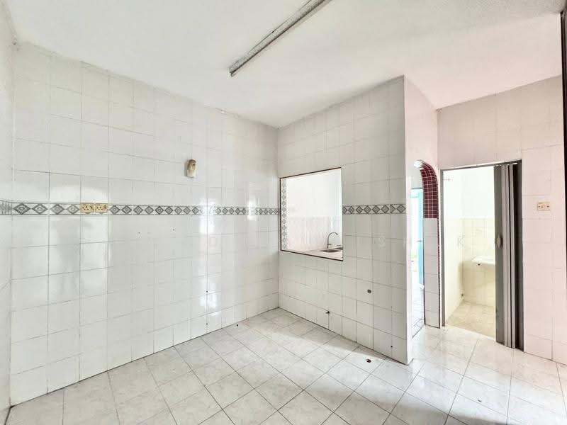 2-storey Terraced House for Sale in BANDAR PUCHONG JAYA (Puchong) - Nur Adibah Ishak - Kitchen - PropertyGuru.com.my