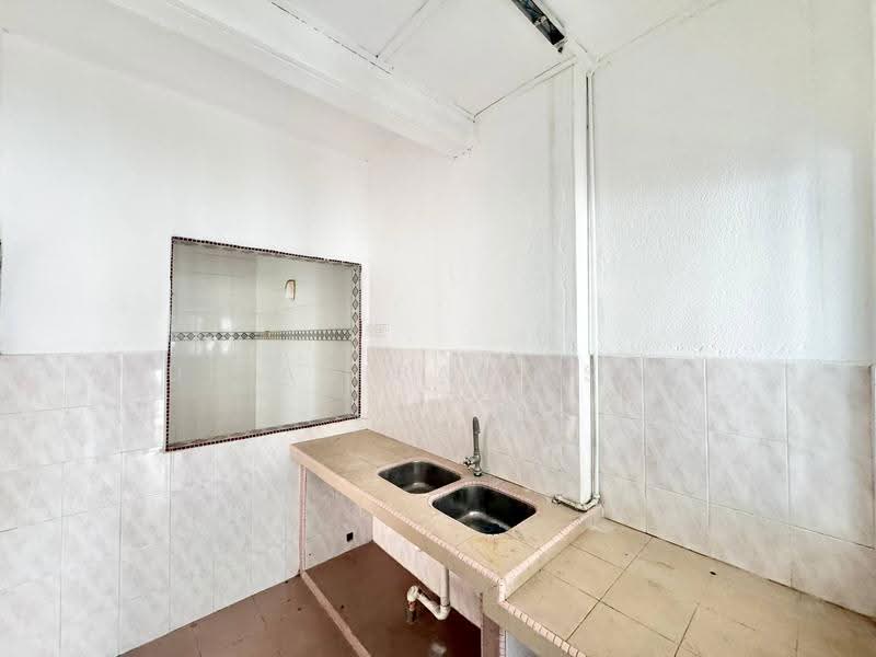 2-storey Terraced House for Sale in BANDAR PUCHONG JAYA (Puchong) - Nur Adibah Ishak - Kitchen - PropertyGuru.com.my