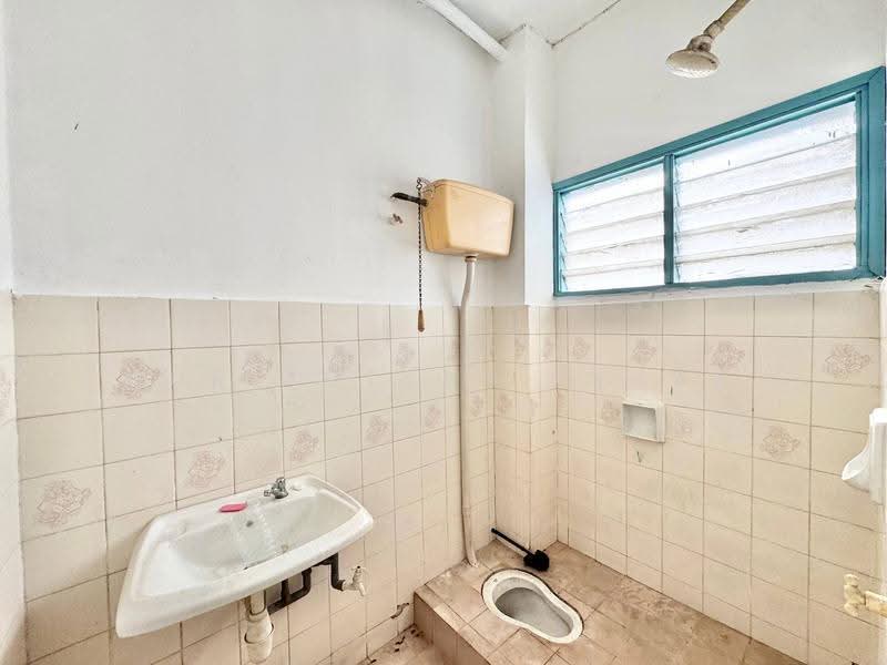 2-storey Terraced House for Sale in BANDAR PUCHONG JAYA (Puchong) - Nur Adibah Ishak - Bathroom - PropertyGuru.com.my