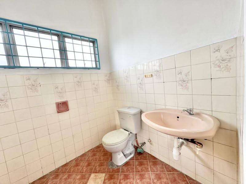 2-storey Terraced House for Sale in BANDAR PUCHONG JAYA (Puchong) - Nur Adibah Ishak - Bathroom - PropertyGuru.com.my