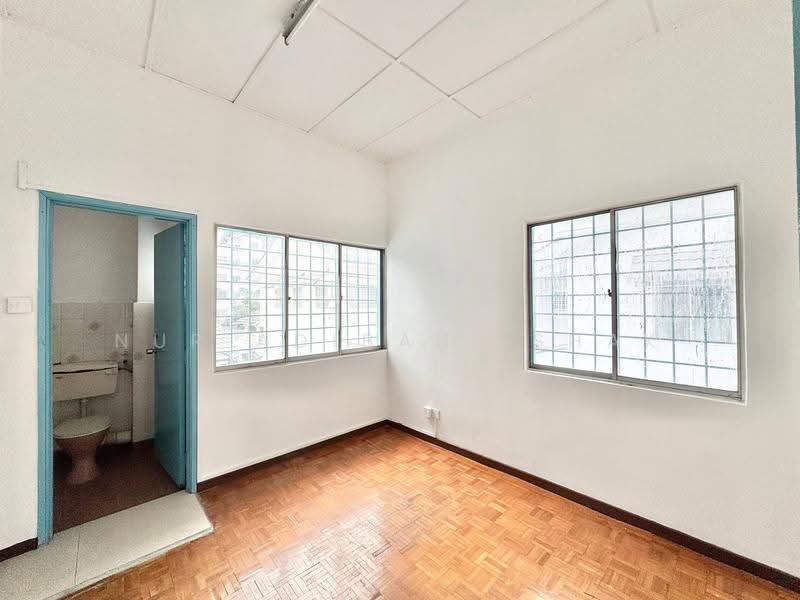 2-storey Terraced House for Sale in BANDAR PUCHONG JAYA (Puchong) - Nur Adibah Ishak - Bathroom - PropertyGuru.com.my