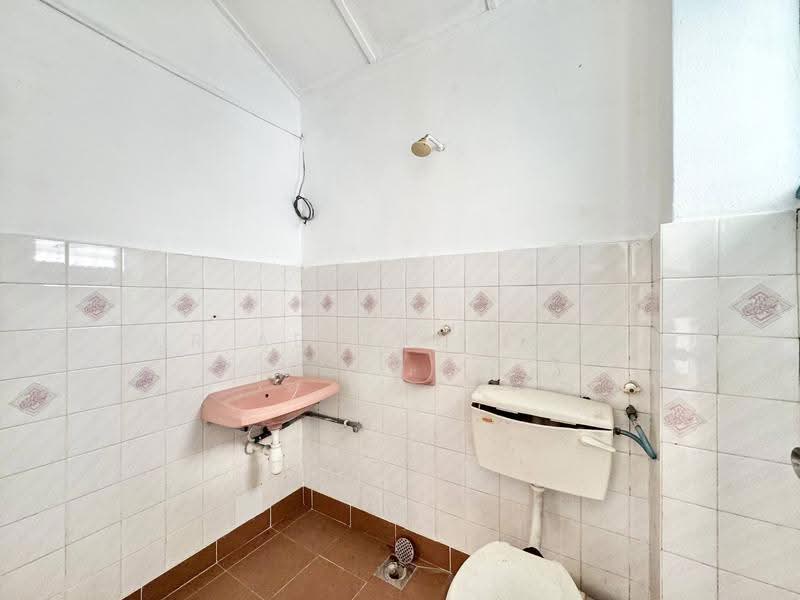 2-storey Terraced House for Sale in BANDAR PUCHONG JAYA (Puchong) - Nur Adibah Ishak - Bathroom - PropertyGuru.com.my