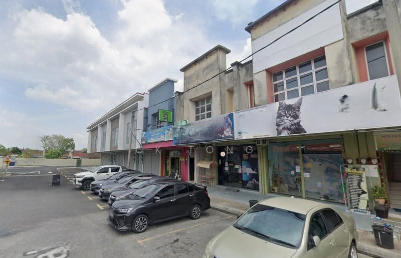 Shop / Office for Sale in Pusat Perdagangan Deluxe (Dengkil) - CK Tong - Exterior - PropertyGuru.com.my