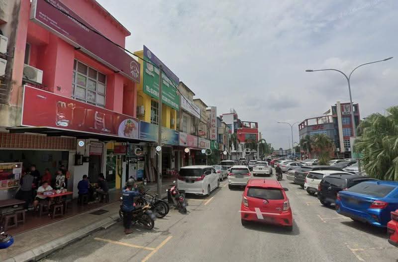 Shop / Office for Sale in Pusat Perdagangan Deluxe (Dengkil) - CK Tong - Exterior - PropertyGuru.com.my