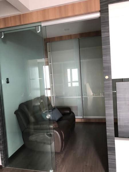 Kondominium untuk Dijual di The Peak Residences - Jason Phoon - Living Room - PropertyGuru.com.my