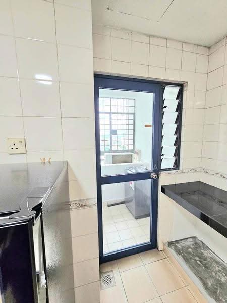 Apartment for Rent at Aster Court - Noctis Tan - Kitchen - PropertyGuru.com.my