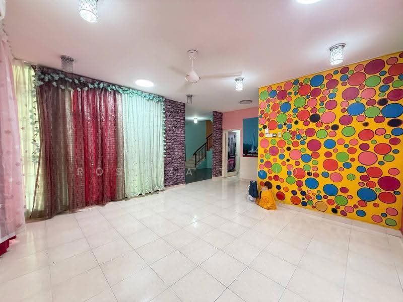 Rumah Berkembar untuk Dijual di Bangi (Selangor) - Rosniza Tanidi - Living Room - PropertyGuru.com.my