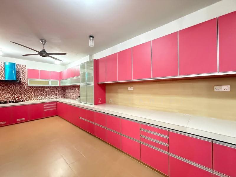 Rumah Berkembar untuk Dijual di Bangi (Selangor) - Rosniza Tanidi - Kitchen - PropertyGuru.com.my
