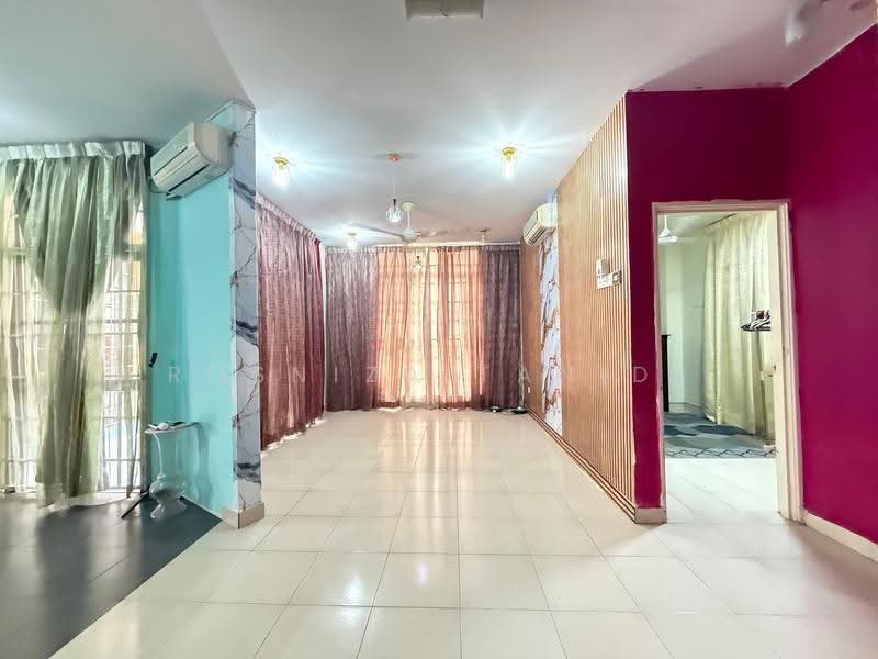Rumah Berkembar untuk Dijual di Bangi (Selangor) - Rosniza Tanidi - Living Room - PropertyGuru.com.my