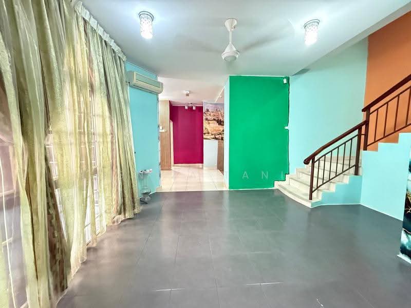 Rumah Berkembar untuk Dijual di Bangi (Selangor) - Rosniza Tanidi - Living Room - PropertyGuru.com.my