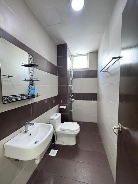 Kondominium untuk Disewa di M Condominium @ Larkin - Jessica Ma - Bathroom - PropertyGuru.com.my