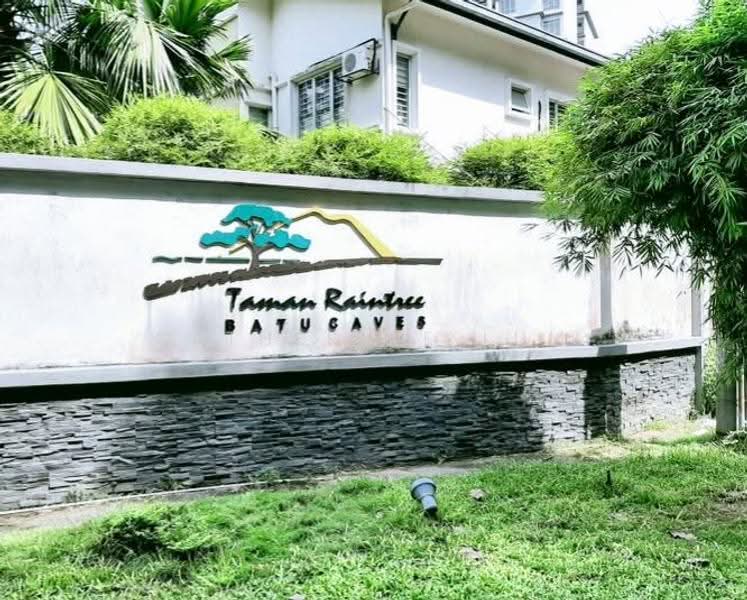 Townhouse for Sale in Batu Caves (Selangor) - Catherine Lum - Exterior - PropertyGuru.com.my