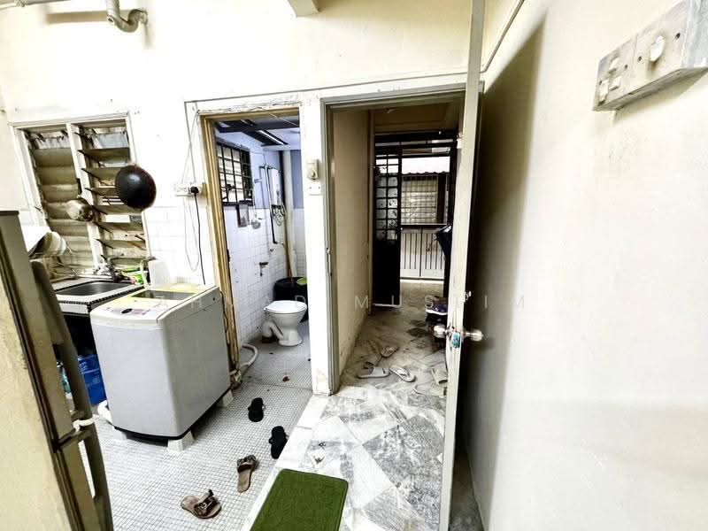 Flat for Sale at Taman Mulia Jaya - Ahmad Muslim - Kitchen - PropertyGuru.com.my