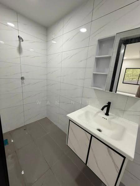 Semi-Detached House for Sale in Kampung Bahru (Johor Bahru) - Wan Ning - Bathroom - PropertyGuru.com.my