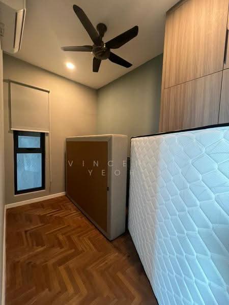 Service Residence for Sale at Bloomsvale Menara Vista Petaling - Vincent Yeoh - Bedroom - PropertyGuru.com.my
