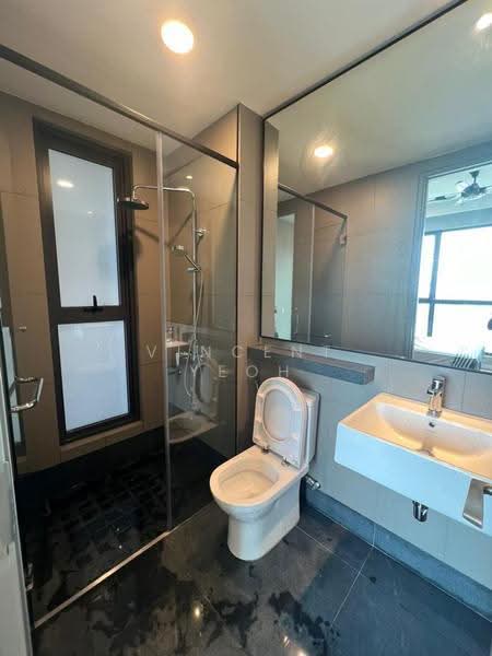 Service Residence for Sale at Bloomsvale Menara Vista Petaling - Vincent Yeoh - Bathroom - PropertyGuru.com.my