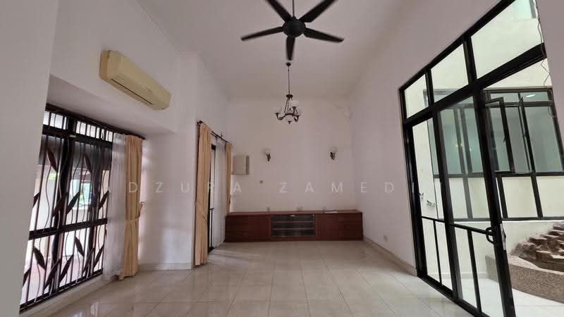 2-storey Terraced House for Sale in Bukit Jelutong (Shah Alam) - Adzura Zamedin - PropertyGuru.com.my