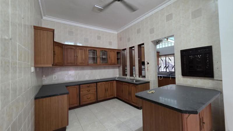 2-storey Terraced House for Sale in Bukit Jelutong (Shah Alam) - Adzura Zamedin - PropertyGuru.com.my